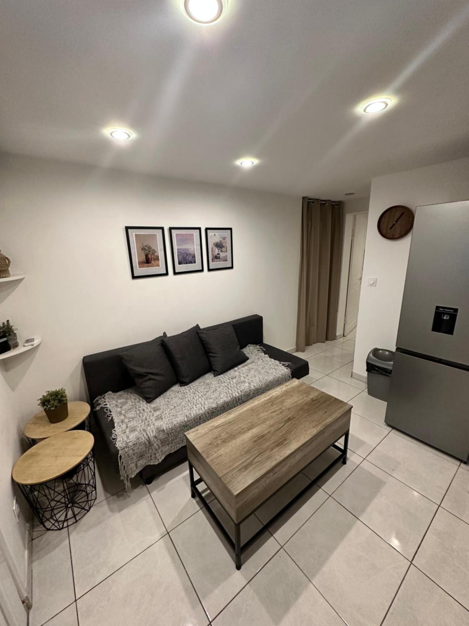Jolie Appartement Nice Proche Mer Et Aeroport Une Chambre Plus Salon Avec Cuisine Exterior foto